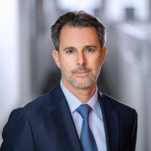 Hector Lehuedé - Official IESBA Portrait